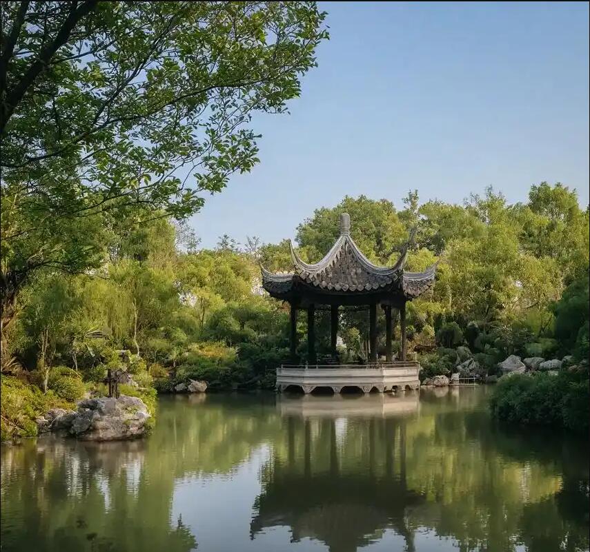 天津西青雨双服装业有限公司